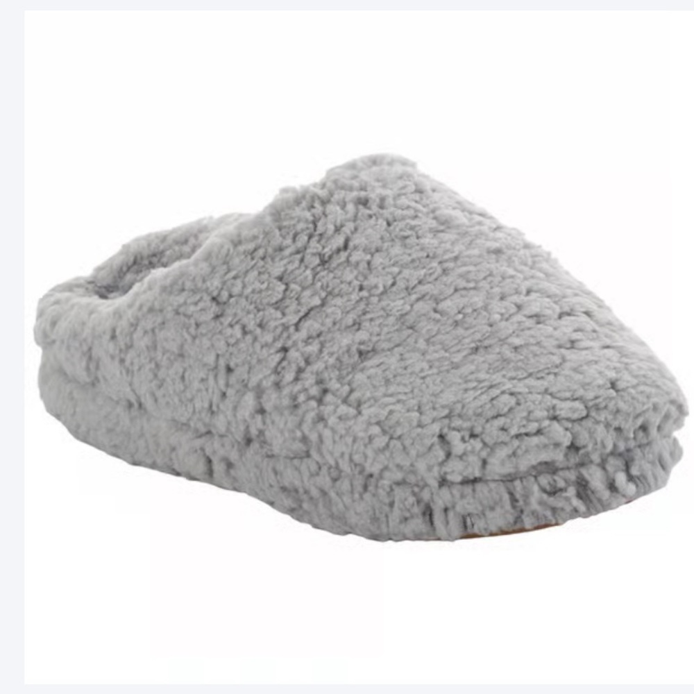 NWT Women’s Small 5-6 Cuddle Duds High Rise Gray Slippers